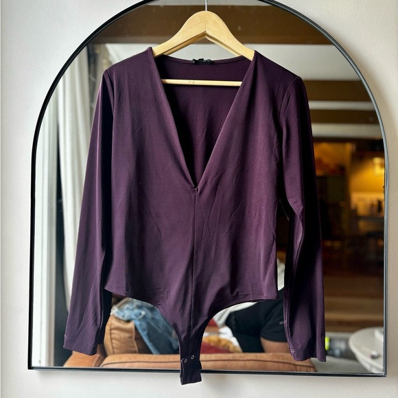 DYNAMITE | BNWT Sculpt long sleeve deep V neck body suit | size large - Picture 10 of 12